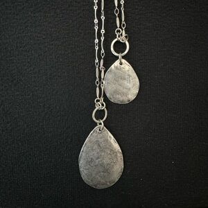 Elegant Silver Teardrop Necklace Set